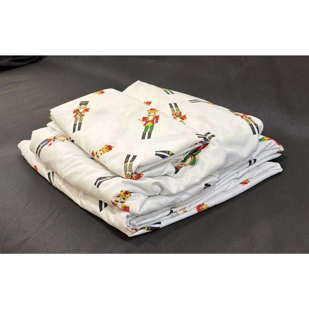 Pottery Barn Holiday Twin size flat & fitted sheets‎ and Pillow Cases.